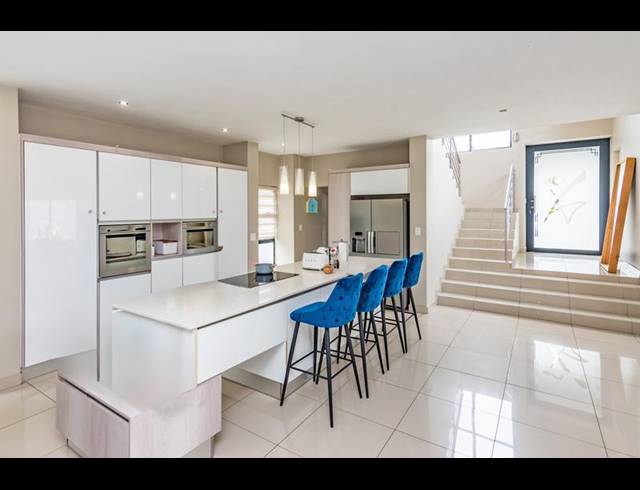 3 BEDROOM HOUSE FOR SALE IN MIDSTREAM RIDGE